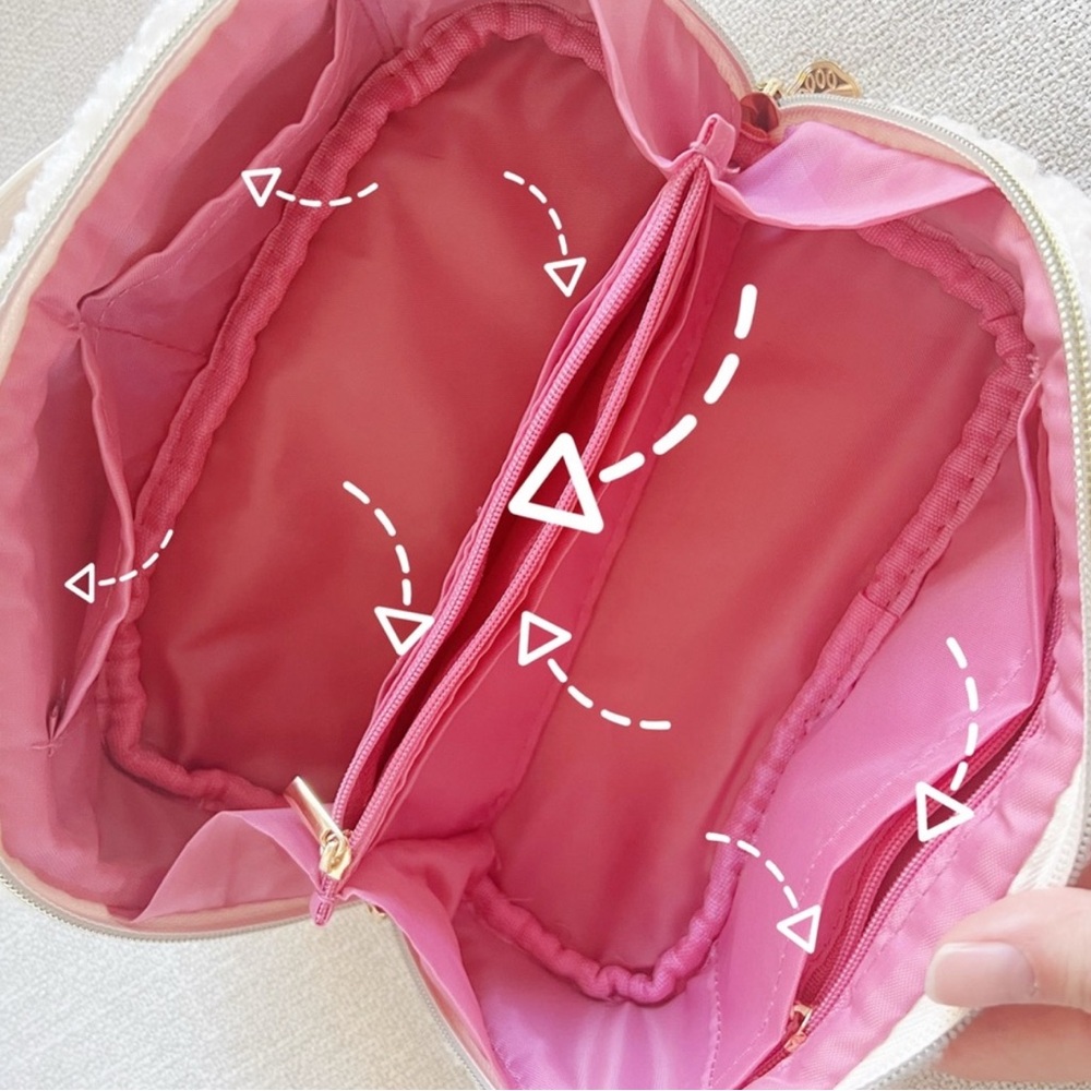 Shiseido teddy makeup bag 🖤 - Picture 2 of 9